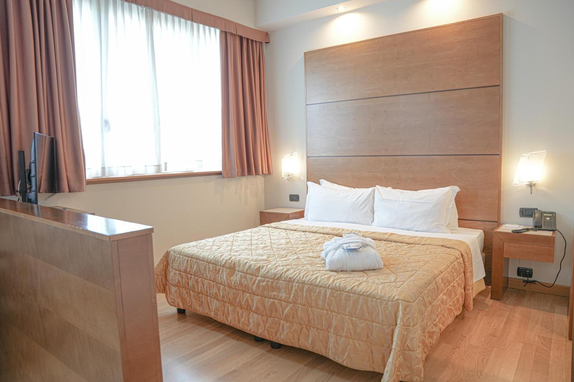 Executive Room,1620589003:JPEG